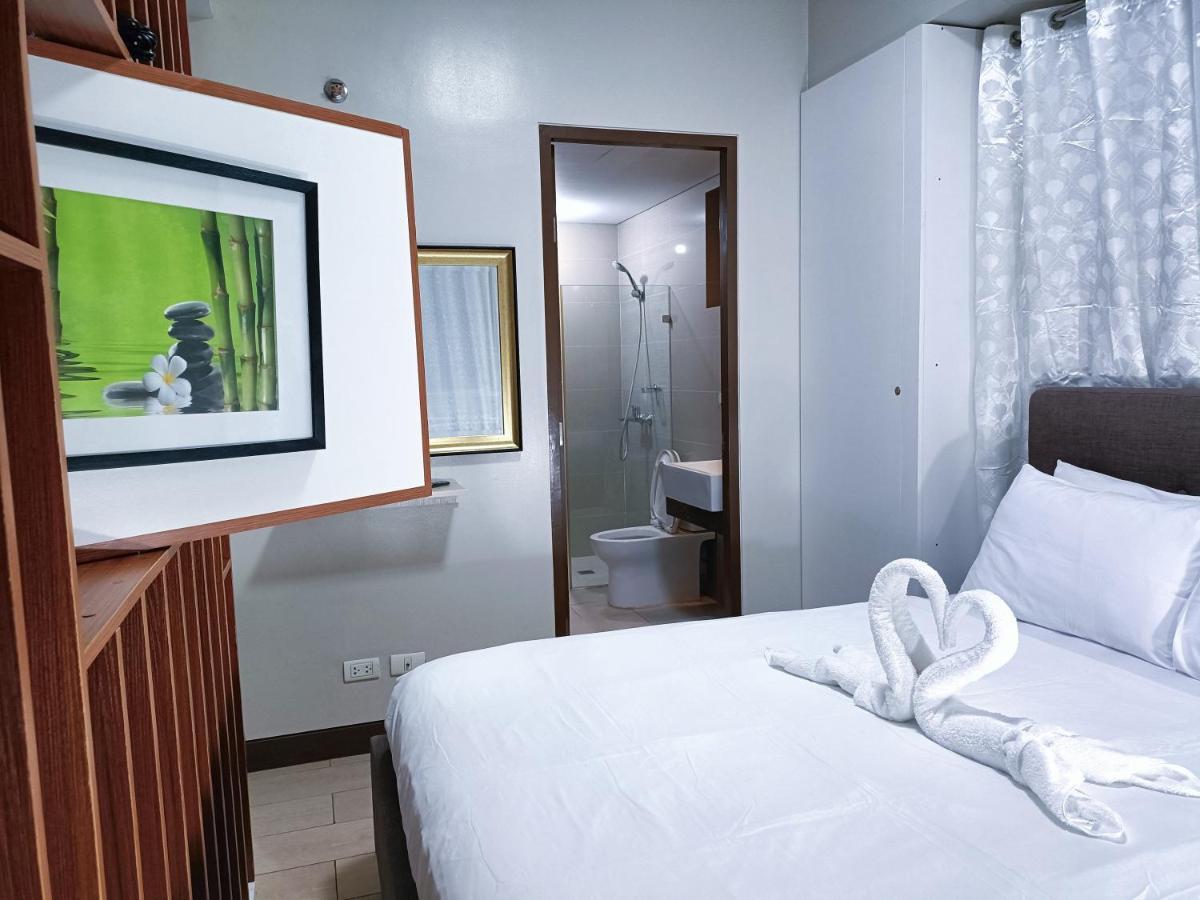 Affordable Two Palmtree Villas Near Naia3 Newport Boulevard Pasay City Extérieur photo