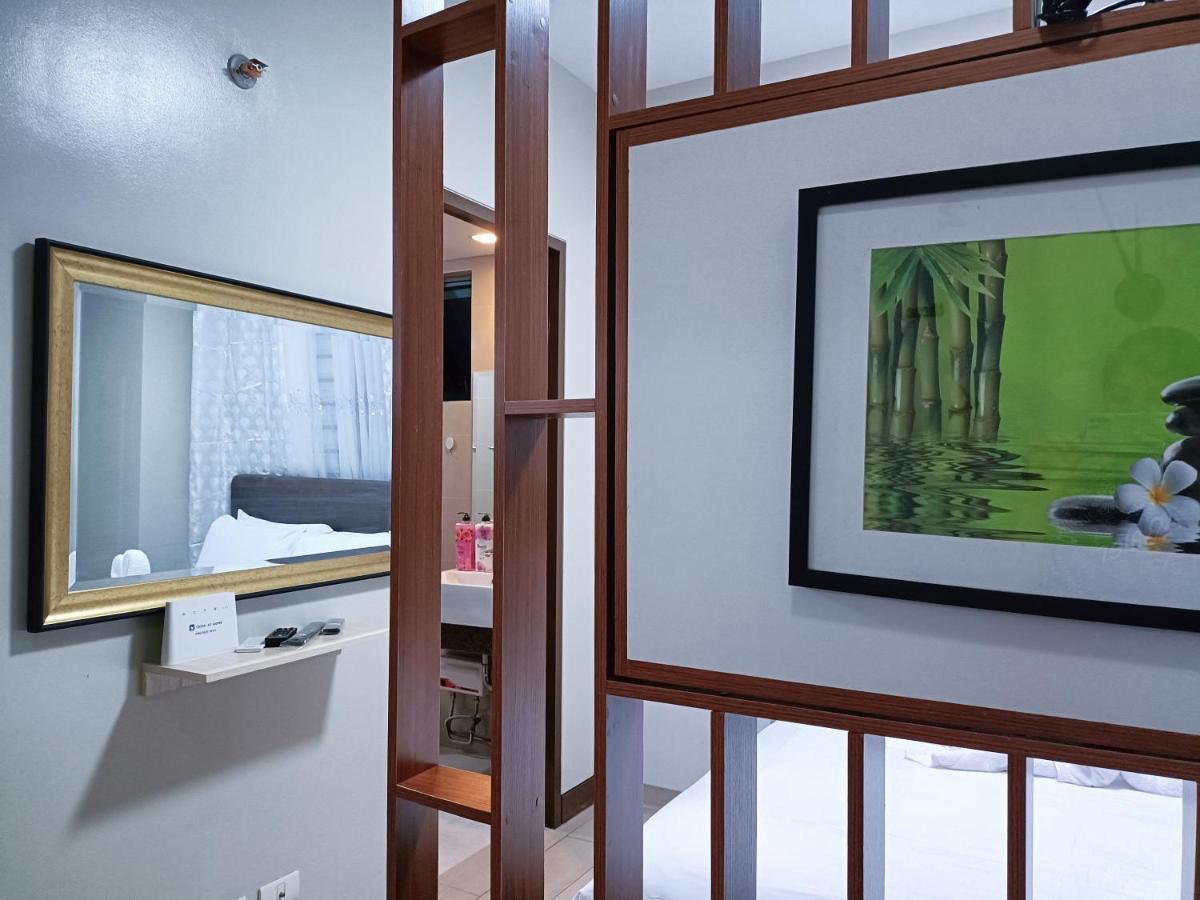 Affordable Two Palmtree Villas Near Naia3 Newport Boulevard Pasay City Extérieur photo