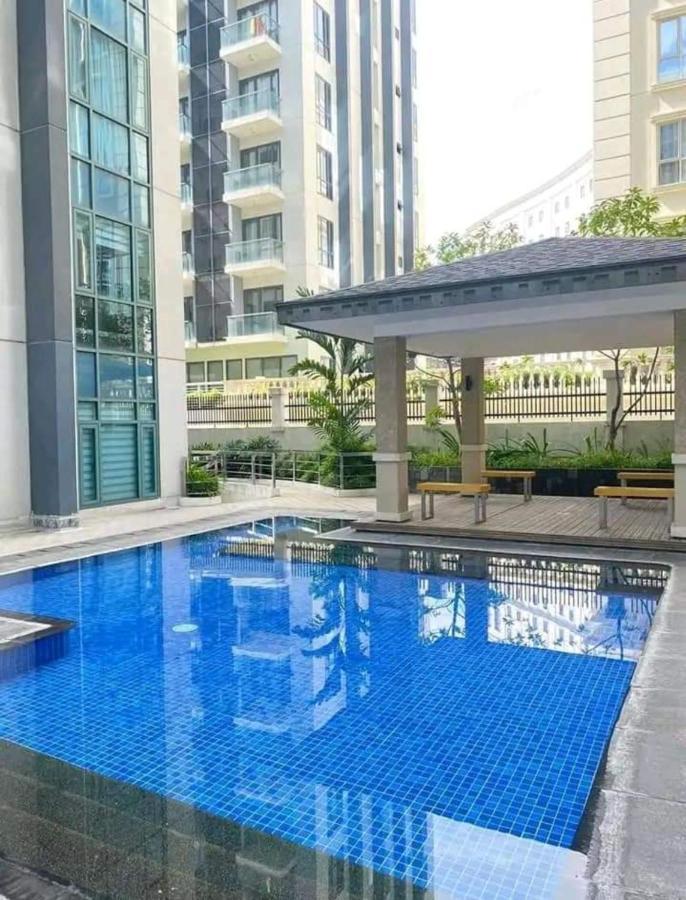 Affordable Two Palmtree Villas Near Naia3 Newport Boulevard Pasay City Extérieur photo